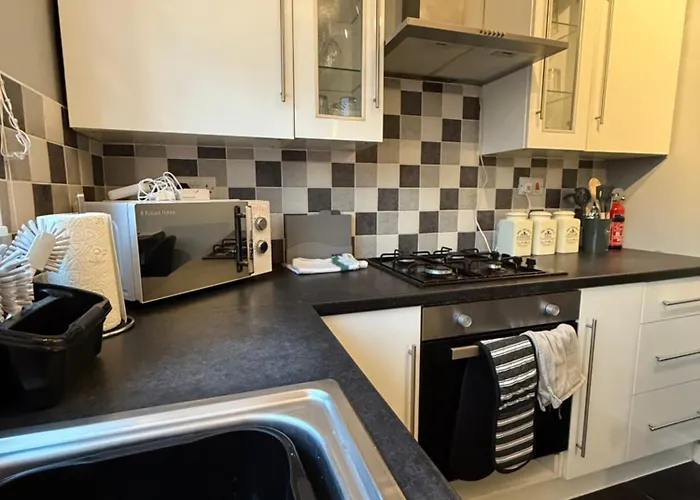 2-Bedrooms - Hot Tub - Free Parking - Tv In Every Room