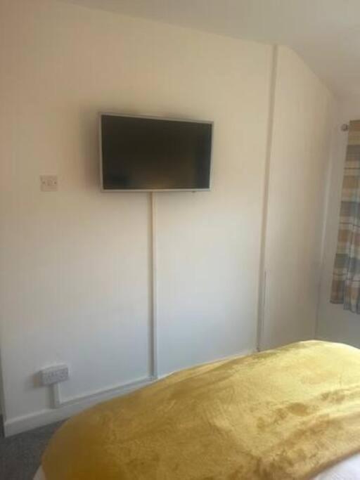 2-bedrooms - Hot Tub - Free Parking - Tv In Every Holiday home *
