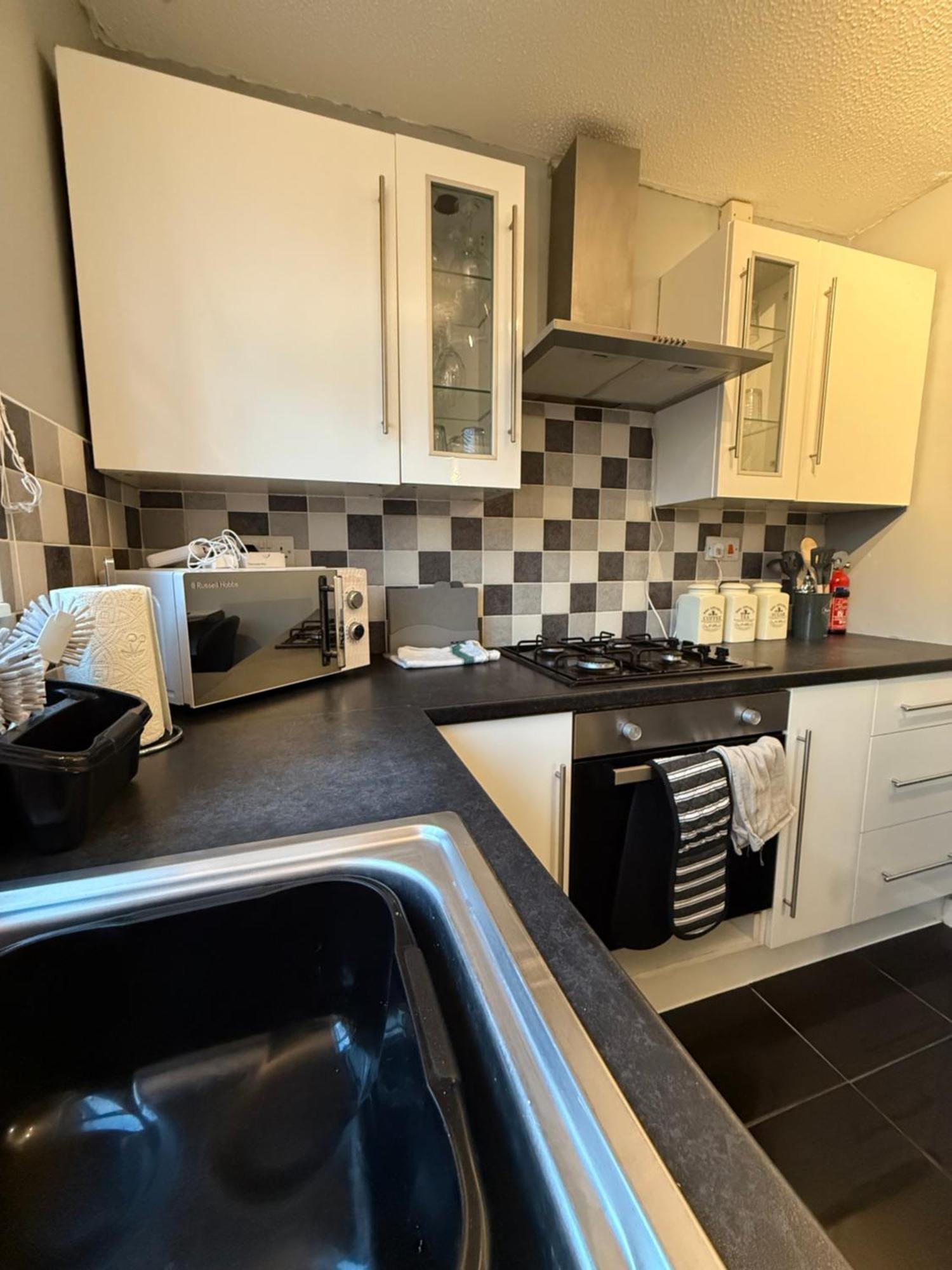 Holiday home 2-bedrooms - Hot Tub - Free Parking - Tv In Every Swansea